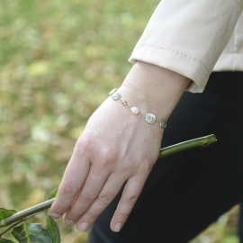 Bracciale donna in oro giallo con pietre di opale, agata e madreperla.