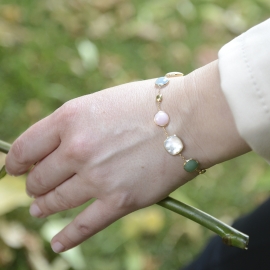 Bracciale donna in oro giallo con pietre di opale, agata e madreperla.